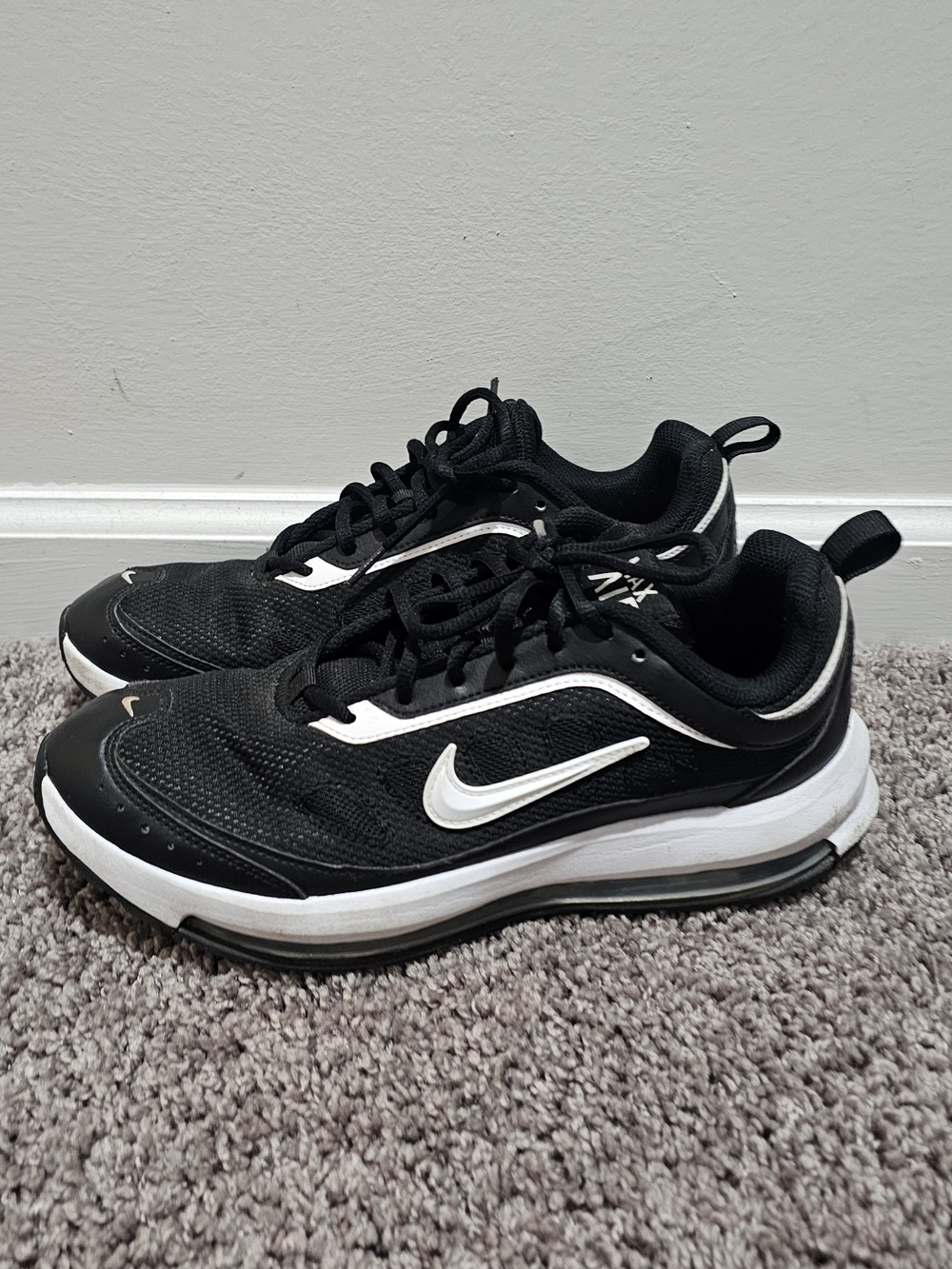 Nike Air Max AP Men’s Black and White Air Max Running Shoes Size 9 CU4826-002